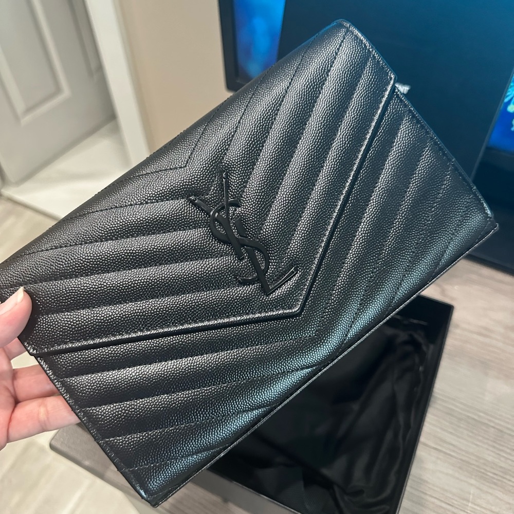 BRAND NEW - SAINT LAURENT WALLET ON CHAIN